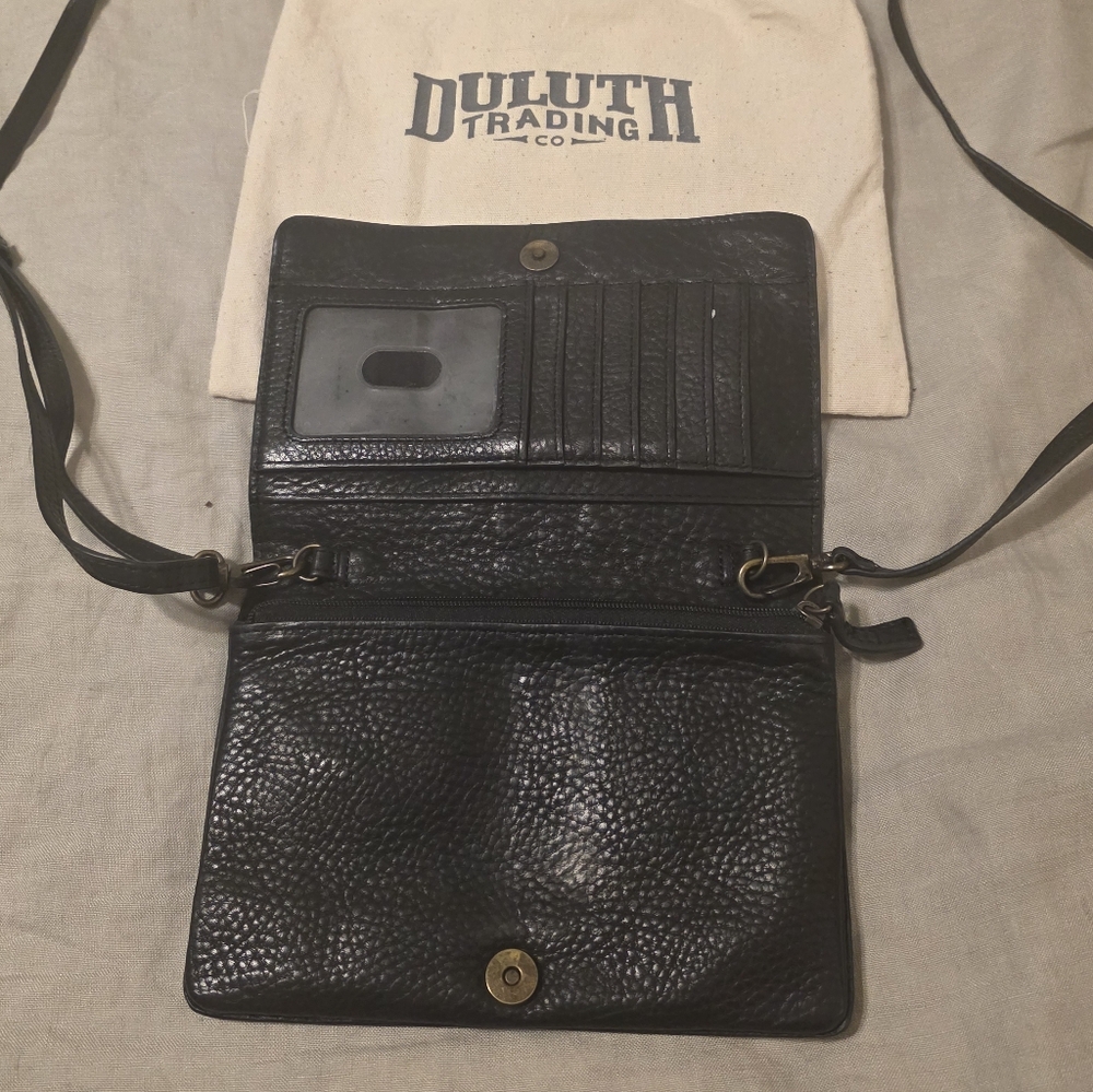 Duluth Trading Co Black Leather Womens Wallet/ Phone Holder/ Change Holder